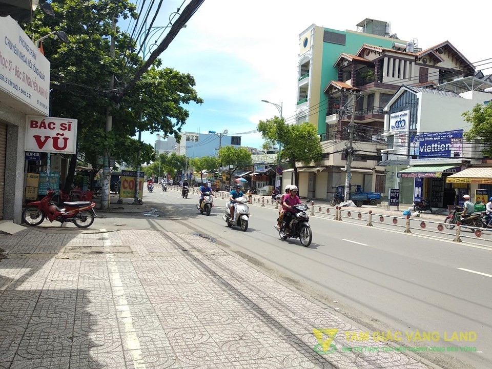 Cho thuê nhà mặt tiền đường Lê Văn Quới, Phường Bình Trị Đông A, Quận Bình Tân, DT 18x22m, 1 trệt 1 lầu, Giá 90 triệu/tháng