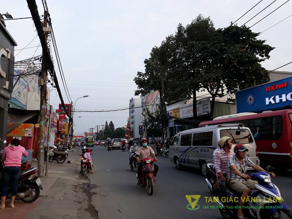 Cho thuê nhà mặt tiền đường Lê Văn Việt, Phường Hiệp Phú, Quận 9, DT 5x34m, nhà cấp 4, Giá 50 triệu/tháng