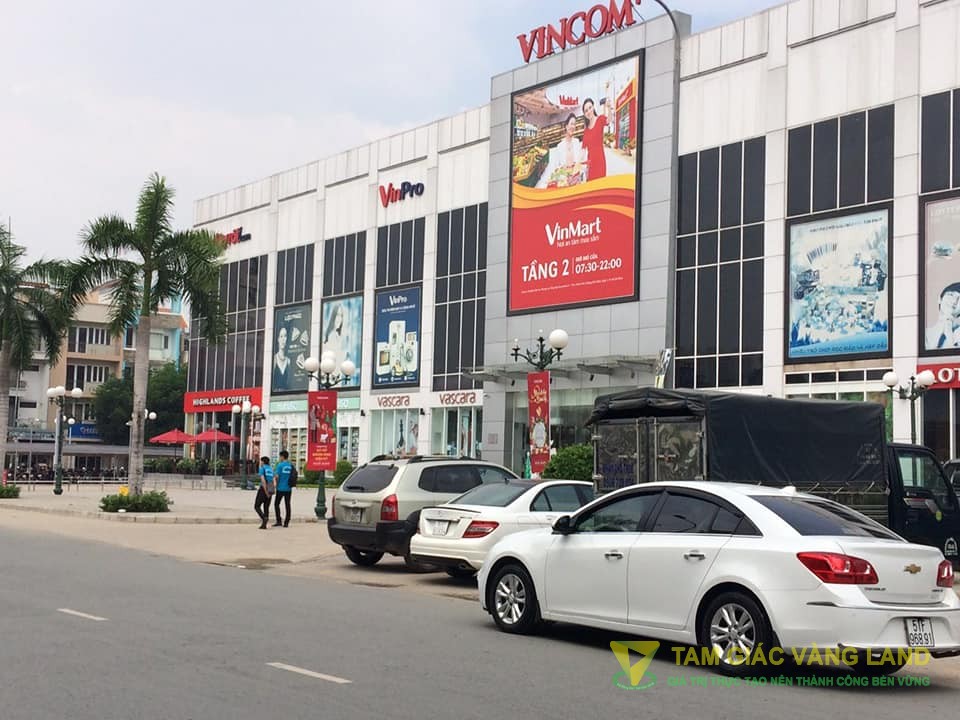 Cho thuê nhà mặt tiền đường Trần Trọng Cung, Phường Tân Thuận Đông, Quận 7, DT 22x25m, nhà cấp 4, Giá 230 triệu/tháng