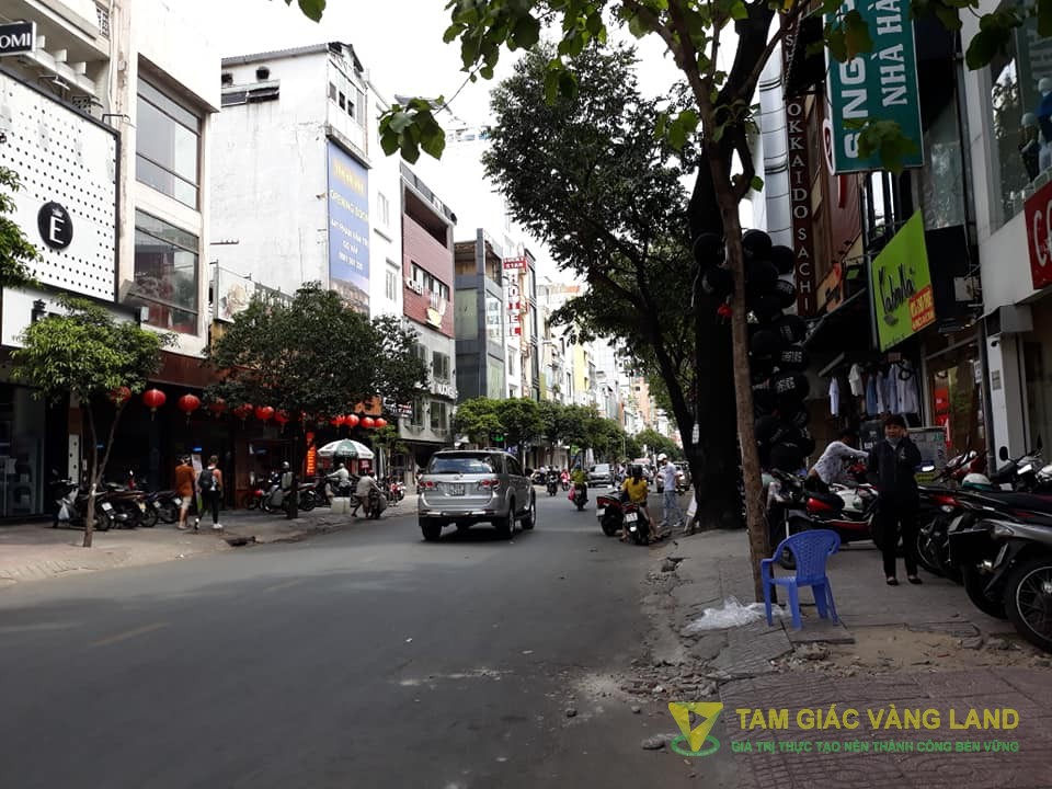 Cho thuê nhà mặt tiền đường Nguyễn Trãi, Phường Phạm Ngũ Lão, Quận 1, DT 4x20m, 1 trệt 1 lửng, Giá 120 triệu/tháng