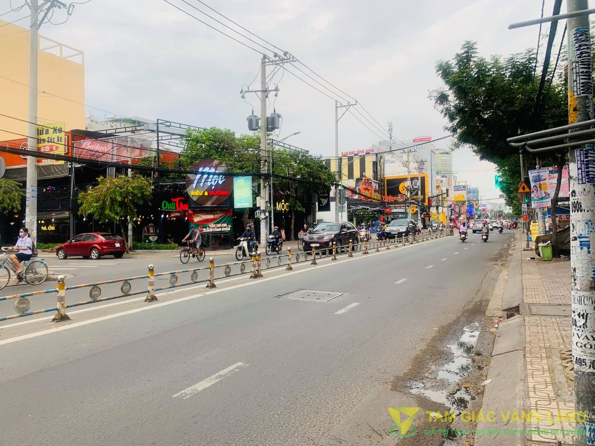 Cho thuê nhà mặt tiền đường Nguyễn Thị Thập, Phường Tân Phú, Quận 7, DT 11x34m, 1 trệt, Giá 280 triệu/tháng