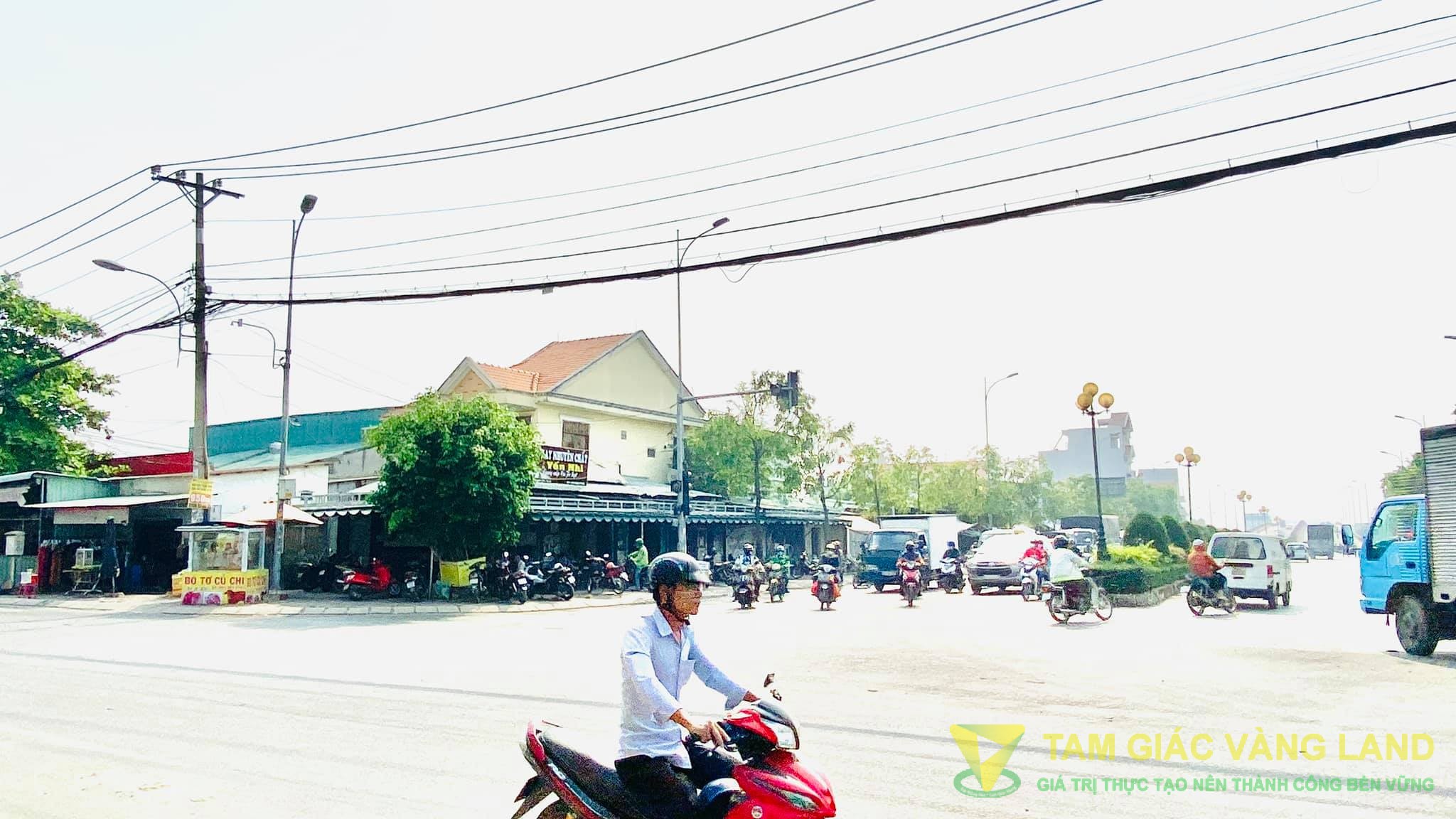 Cho thuê nhà mặt tiền đường Hà Huy Giáp, Phường Thạnh Lộc, Quận 12, DT 12x27m, Cấp 4, Giá 60 triệu/tháng