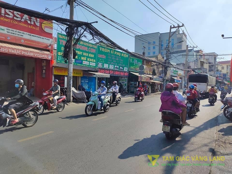 Cho thuê nhà mặt tiền đường Lê Văn Việt, Phường Hiệp Phú, Quận 9, DT 9x30m, 1 trệt 2 lầu, Giá 150 triệu/tháng