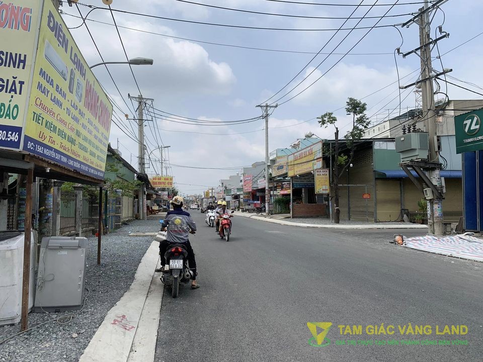 Cho thuê mặt bằng đường Nguyễn Duy Trinh, Phường Long Trường, Quận 9. DTSD: 255m2, Gía: 30tr/tháng