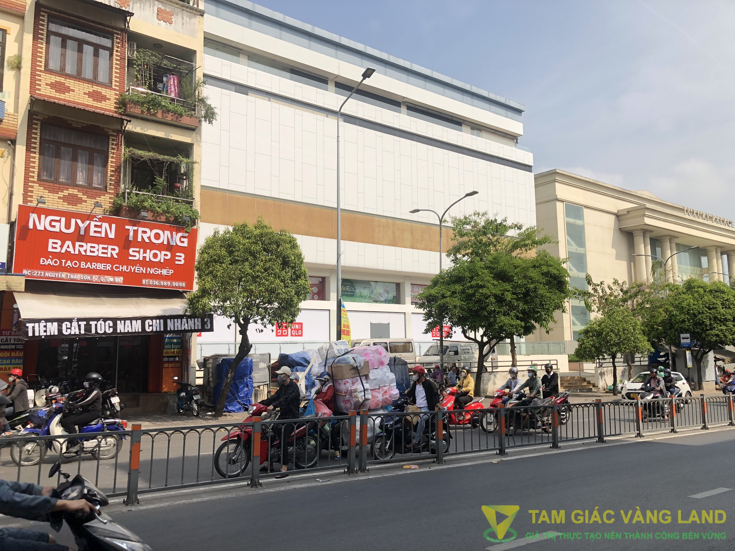 Cho thuê nhà mặt tiền đường Nguyễn Thái Sơn, Phường 5, Quận Gò Vấp, DT 9.2x6.7m, 1 trệt 2 lầu, Giá 50 triệu/tháng